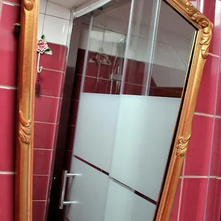 Bed & Breakfast Roulottes Du Rouard 3*