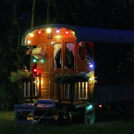 Bed & Breakfast Roulottes Du Rouard Camiers