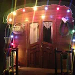 Roulottes Du Rouard Bed & Breakfast