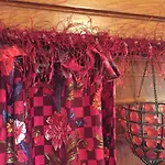 Roulottes Du Rouard Bed & Breakfast