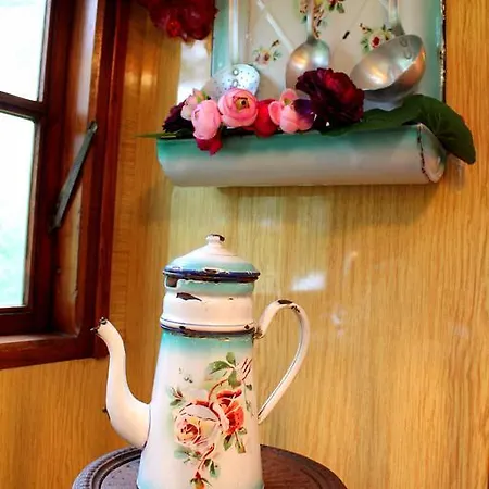Bed and breakfast Roulottes Du Rouard Camiers