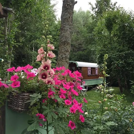 Bed and breakfast Roulottes Du Rouard