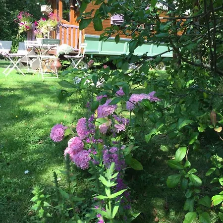 Bed & Breakfast Roulottes Du Rouard 3*