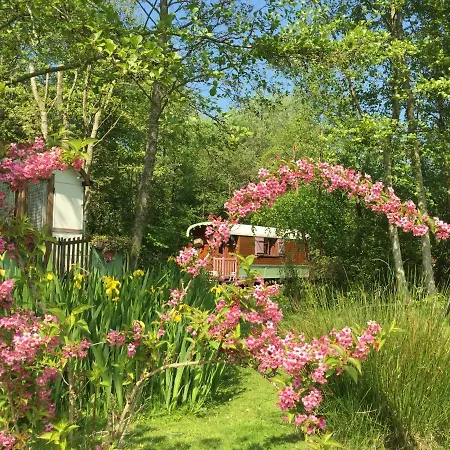 Bed and breakfast Roulottes Du Rouard